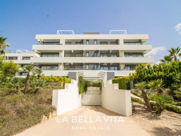 Luxury resale apartment for sale in Madroño community, Las Colinas Golf, Alicante, Spain