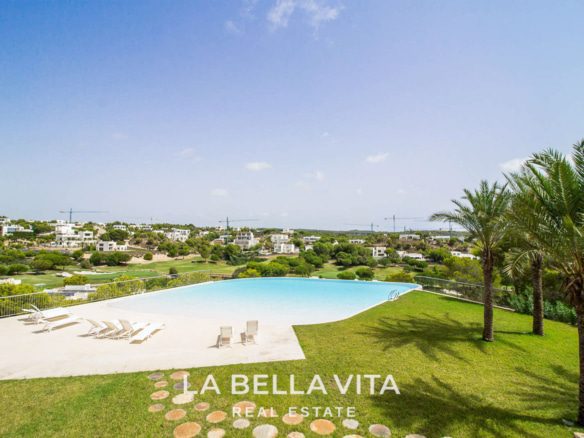 Luxury resale apartment for sale in Madroño community, Las Colinas Golf, Alicante, Spain