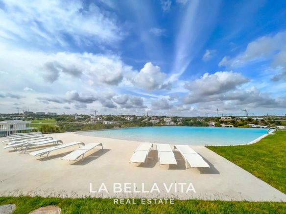 Luxury resale apartment for sale in Madroño community, Las Colinas Golf, Alicante, Spain