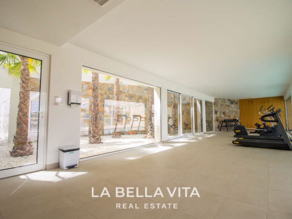 Luxury resale apartment for sale in Madroño community, Las Colinas Golf, Alicante, Spain