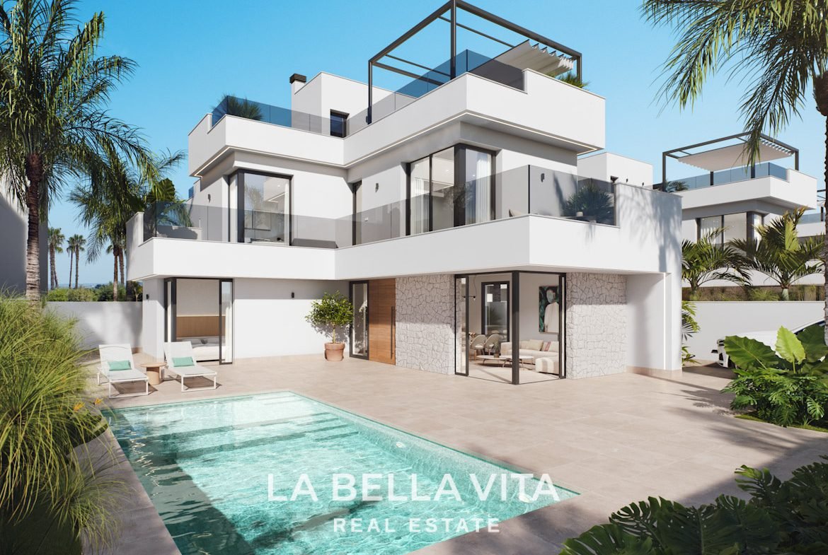 Magnificent Villa with private pool for sale in Santa Rosalia Lake & Life Resort, Murcia