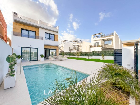 Modern new build Properties with private pool for sale in Benijofar, Alicante, Spain