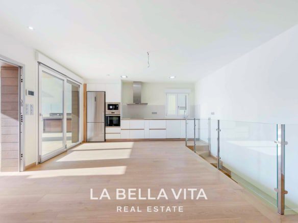 Detached Villa with private pool for sale in Benijofar, Rojales, Spain