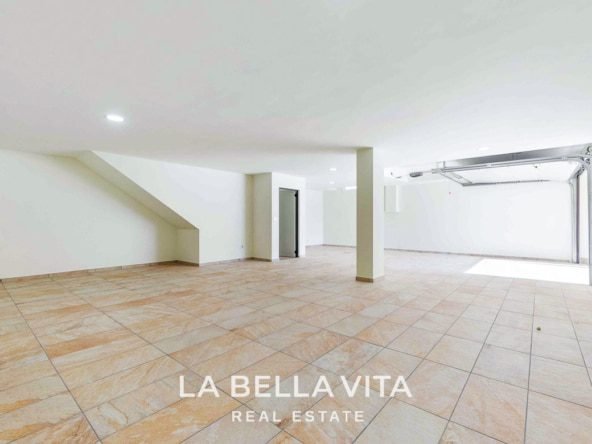 Detached Villa with private pool for sale in Benijofar, Rojales, Spain