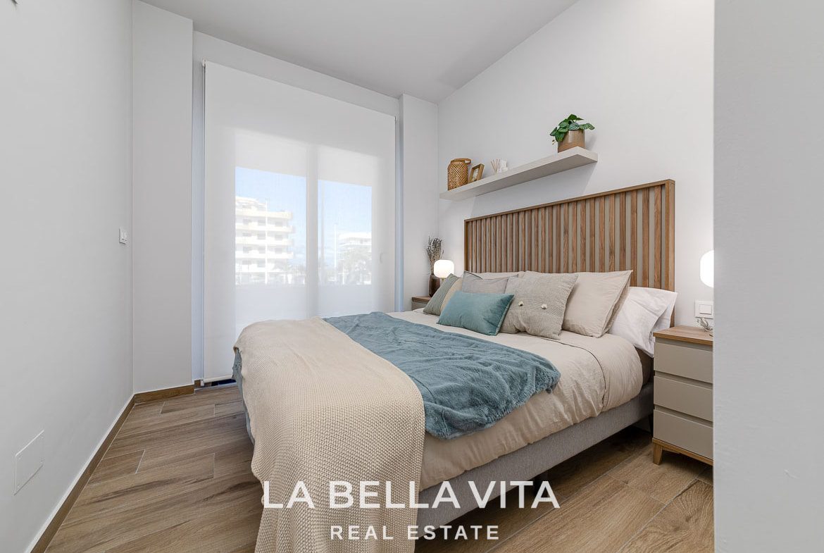 Key Ready Ground floor Apartment by the beach for sale in Arenales del Sol, Alicante, Spain