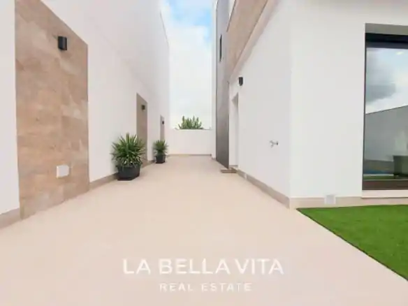 Modern New Build Villa with private pool, close to the beach for Sale in San Pedro del Pinatar, Murcia, Spain