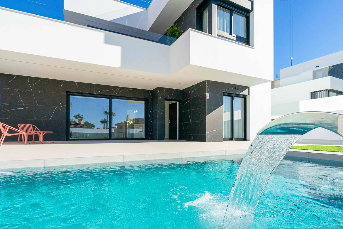 New Build Luxury Properties with private pools For Sale in Benimar, Rojales, Alicante