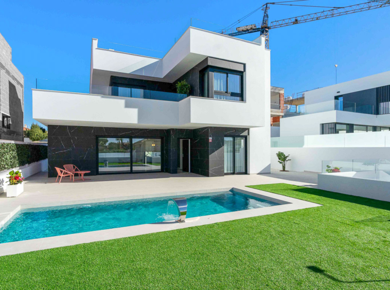 New Build Luxury Properties with private pools For Sale in Benimar, Rojales, Alicante