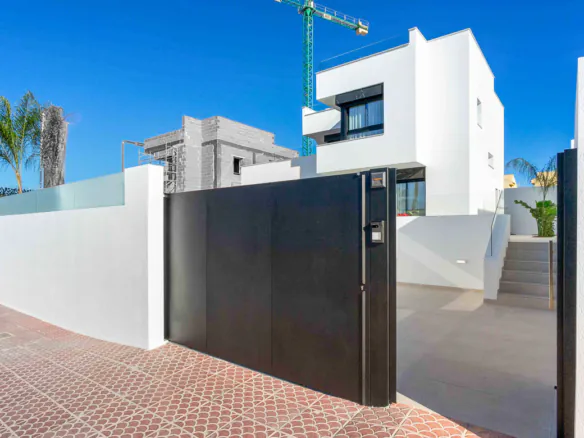 New Build Luxury Properties with private pools For Sale in Benimar, Rojales, Alicante