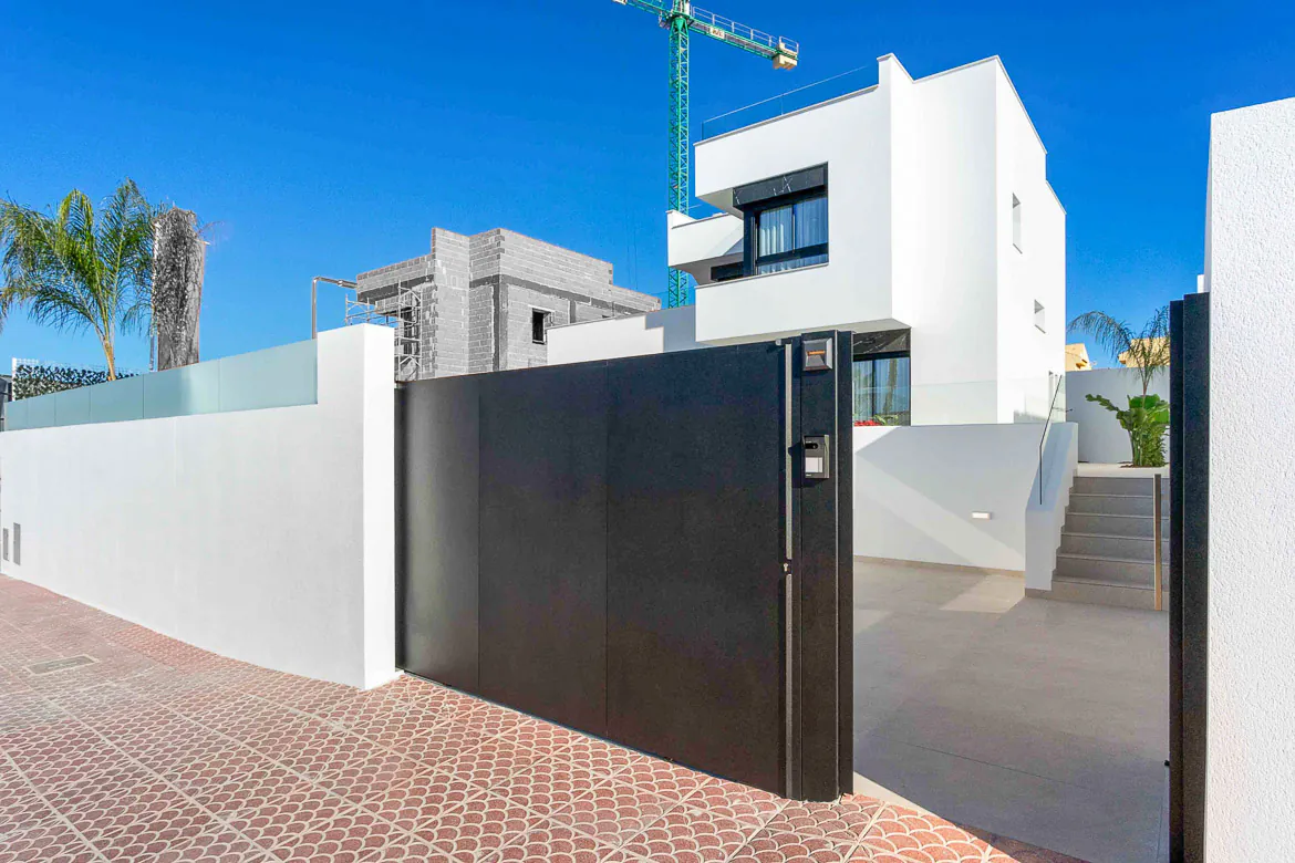 New Build Luxury Properties with private pools For Sale in Benimar, Rojales, Alicante