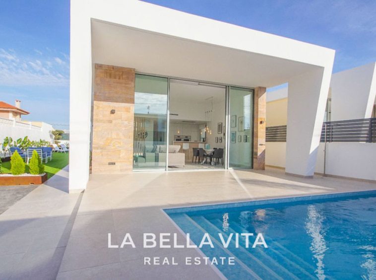 New Build Modern Luxury Properties for sale in La Torreta, Torrevieja, Costa Blanca, Spain. Independent villa with private pool. 