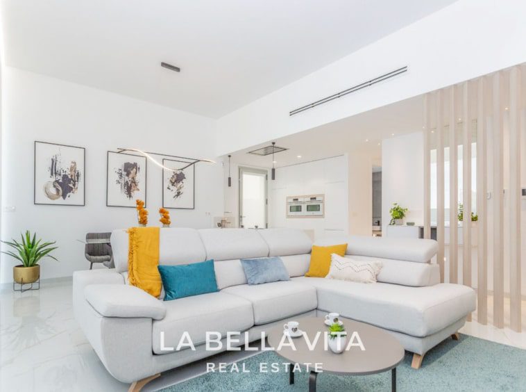 New Build Modern Luxury Properties for sale in La Torreta, Torrevieja, Costa Blanca, Spain. Independent villa with private pool and solarium.