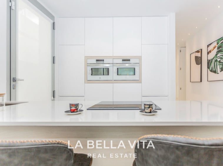 New Build Modern Luxury Properties for sale in La Torreta, Torrevieja, Costa Blanca, Spain. Independent villa with private pool and solarium.