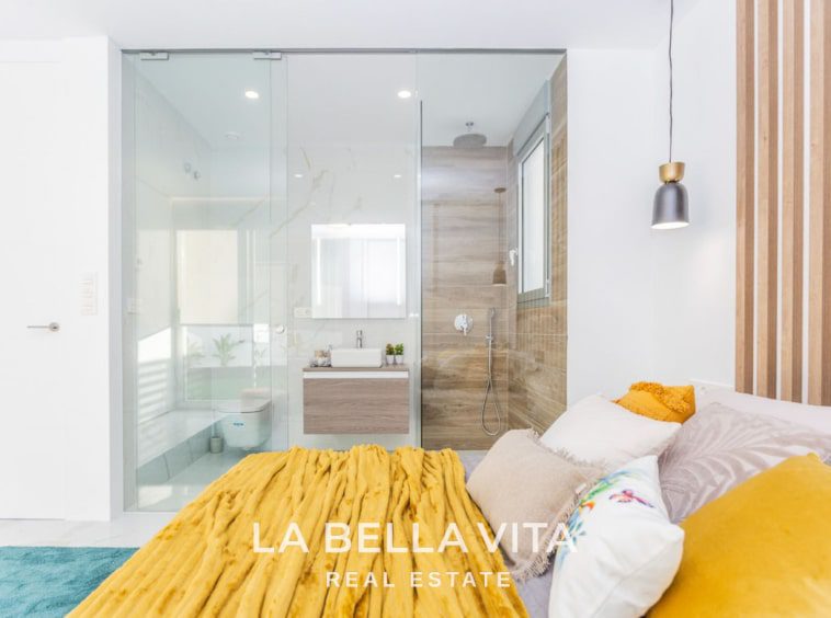 New Build Modern Luxury Properties for sale in La Torreta, Torrevieja, Costa Blanca, Spain. Independent villa with private pool and solarium.