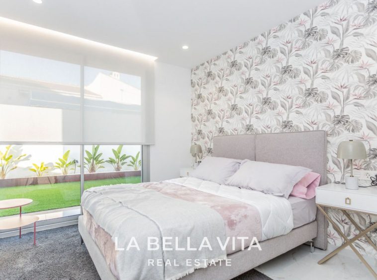 New Build Modern Luxury Properties for sale in La Torreta, Torrevieja, Costa Blanca, Spain. Independent villa with private pool and solarium.