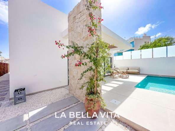 New Build Mediterranean style properties for sale in Villamartin, Costa Blanca South