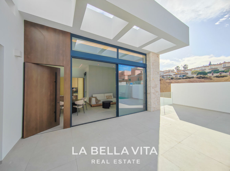 New Build independent Villa with basement for sale in La Marquesa Golf Course, Rojales