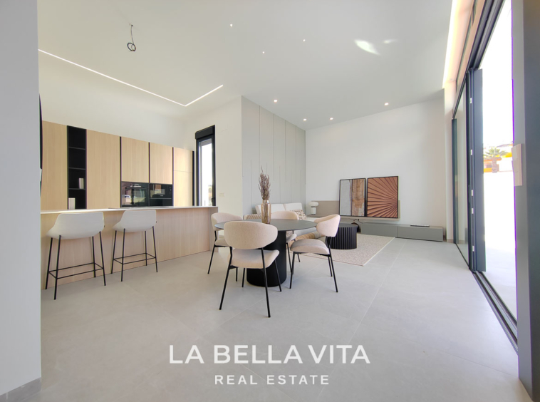 New Build independent Villa with basement for sale in La Marquesa Golf Course, Rojales