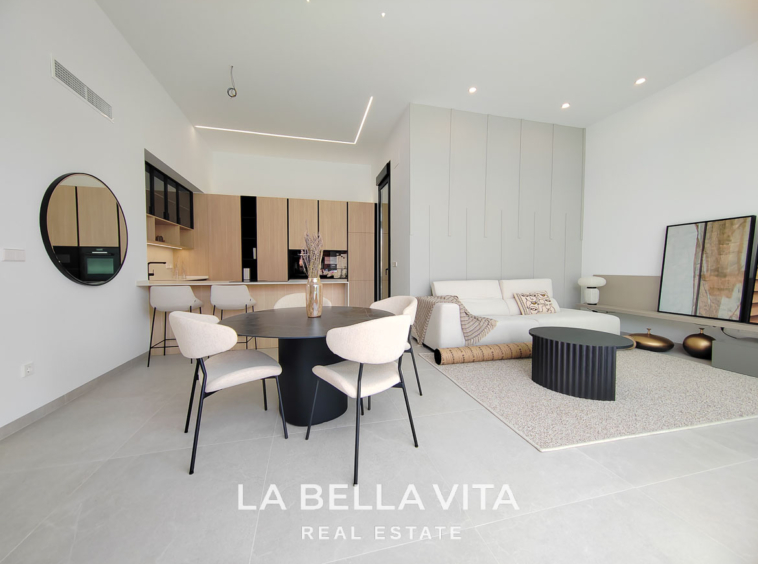 New Build independent Villa with basement for sale in La Marquesa Golf Course, Rojales