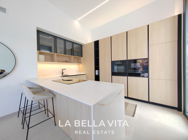New Build independent Villa with basement for sale in La Marquesa Golf Course, Rojales