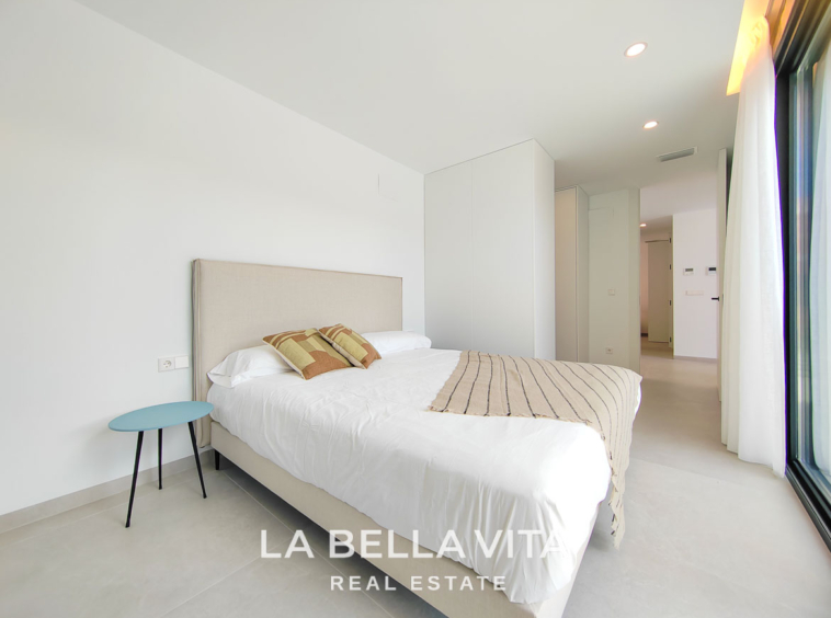 New Build independent Villa with basement for sale in La Marquesa Golf Course, Rojales