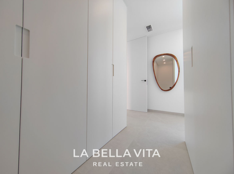 New Build independent Villa with basement for sale in La Marquesa Golf Course, Rojales