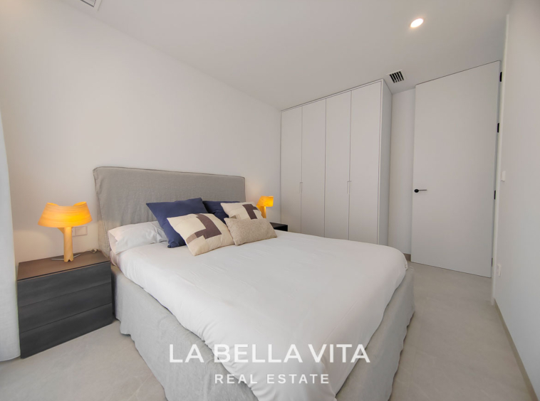New Build independent Villa with basement for sale in La Marquesa Golf Course, Rojales