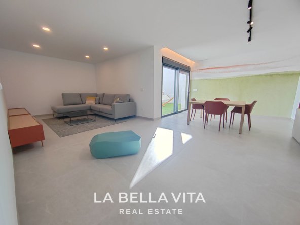 New Build independent Villa with basement for sale in La Marquesa Golf Course, Rojales
