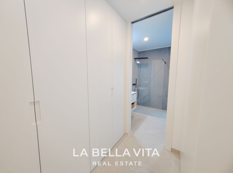 New Build independent Villa with basement for sale in La Marquesa Golf Course, Rojales