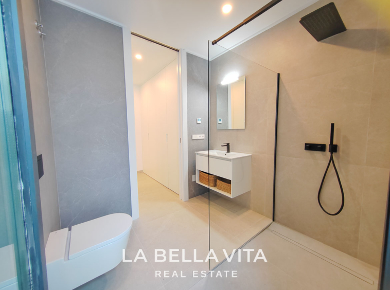 New Build independent Villa with basement for sale in La Marquesa Golf Course, Rojales