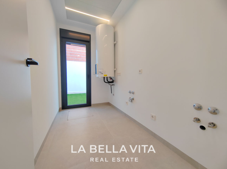 New Build independent Villa with basement for sale in La Marquesa Golf Course, Rojales