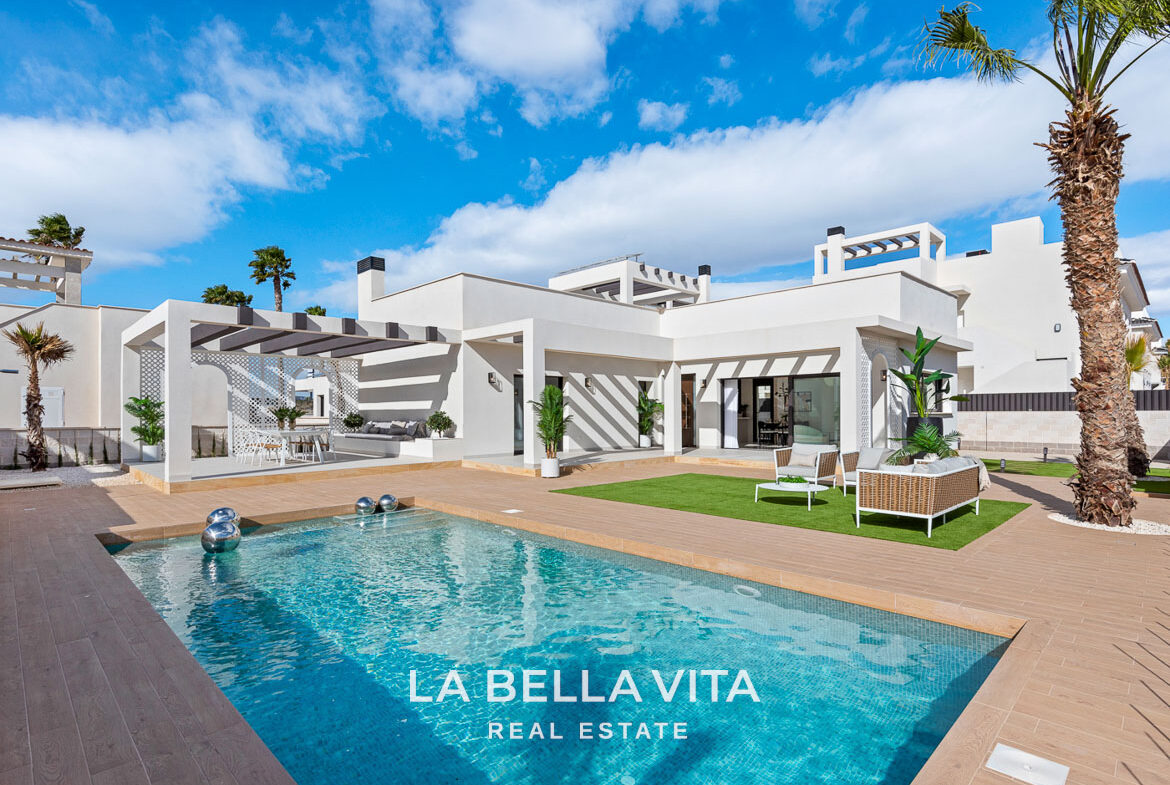 Modern Mediterranean Key Ready new build Properties with private pool for sale in Ciudad Quesada, Costa Blanca South