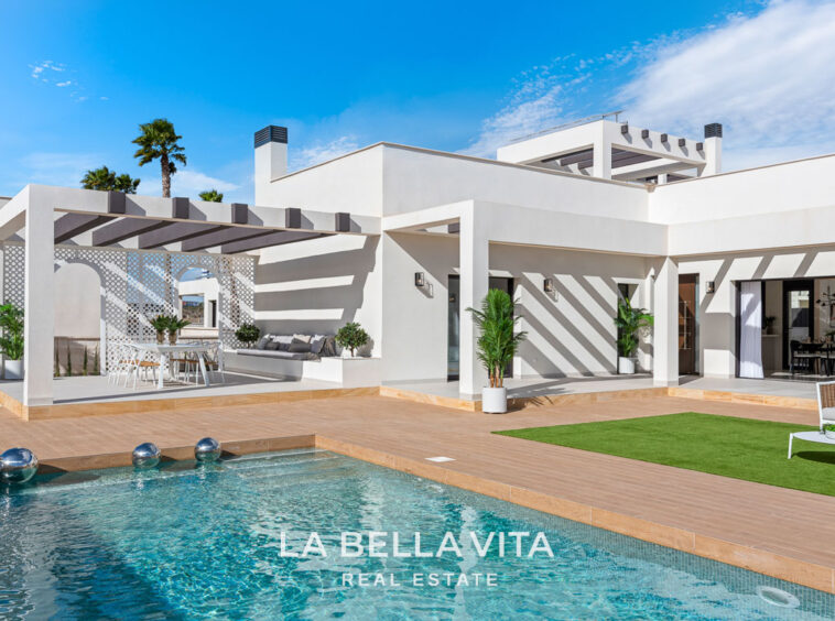 Modern Mediterranean Key Ready new build Properties with private pool for sale in Ciudad Quesada, Costa Blanca South