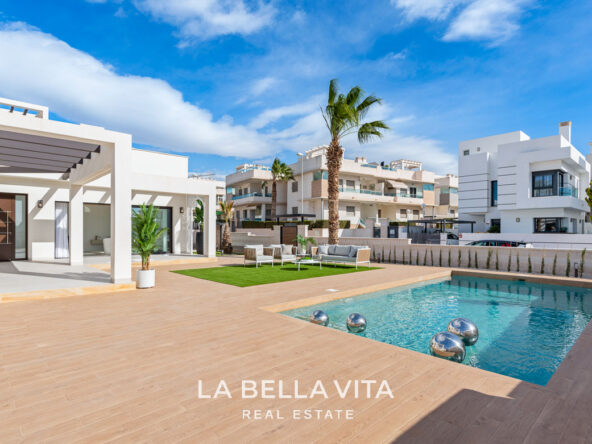 Modern Mediterranean Key Ready new build Properties with private pool for sale in Ciudad Quesada, Costa Blanca South