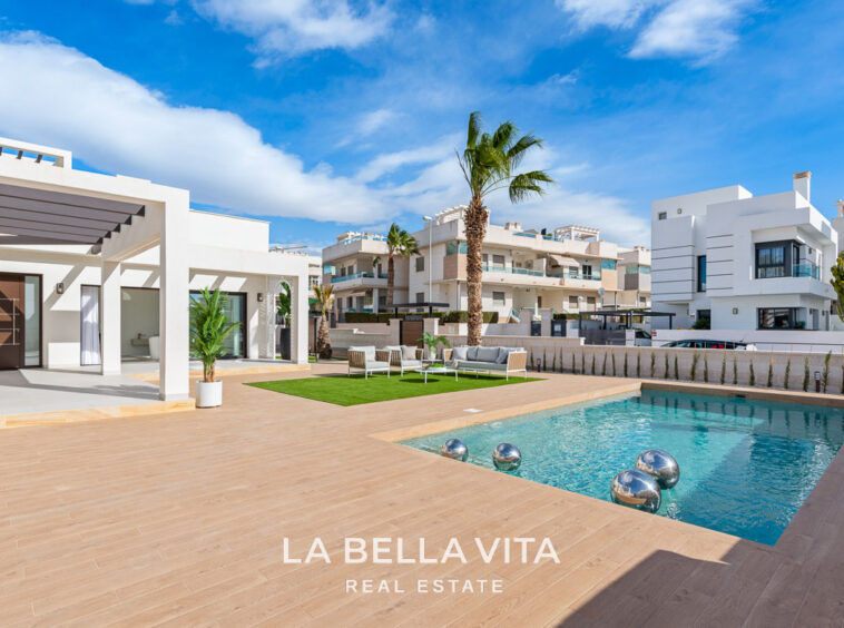 Modern Mediterranean Key Ready new build Properties with private pool for sale in Ciudad Quesada, Costa Blanca South