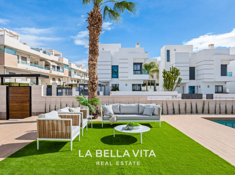 Modern Mediterranean Key Ready new build Properties with private pool for sale in Ciudad Quesada, Costa Blanca South