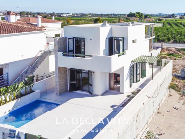 Beautiful New Build Key Ready Properties with private pool for sale in Daya Nueva, Costa Blanca South