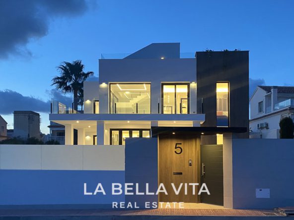 Luxury Villa with private paddle court and pool for sale in Torrevieja, Alicante