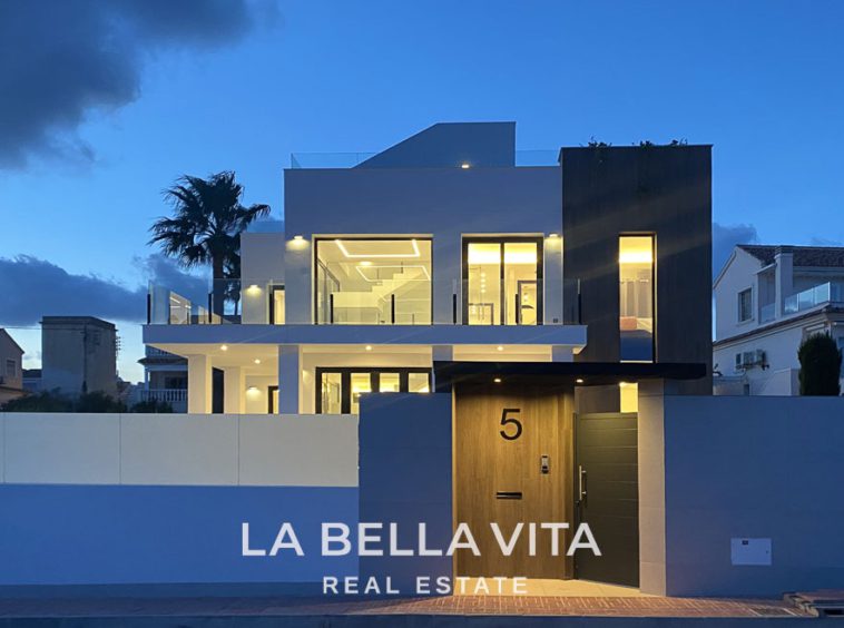 Luxury Villa with private paddle court and pool for sale in Torrevieja, Alicante