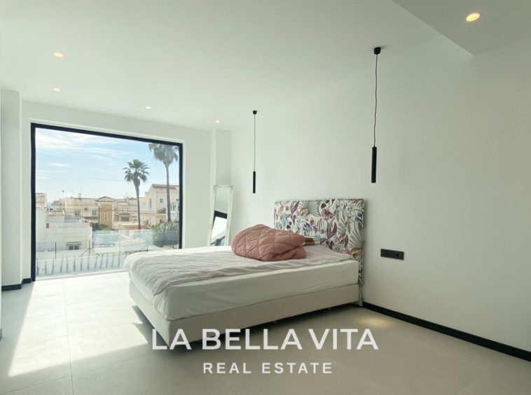 Luxury Villa with private paddle court and pool for sale in Torrevieja, Alicante