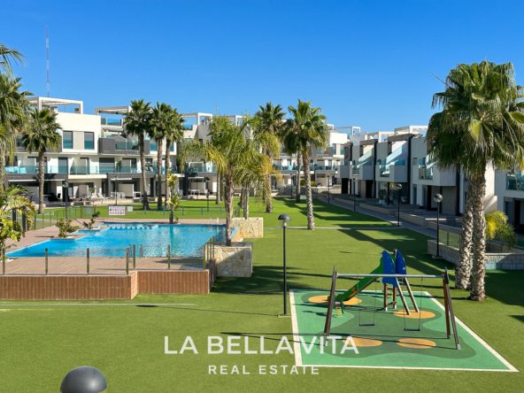 Modern Resale Top floor Penthouse Apartment with solarium for sale in Oasis Beach X, El Raso, Guardamar del Segura, Costa Blanca South