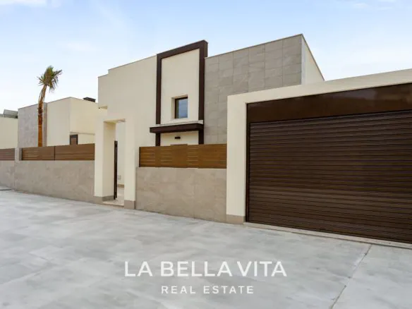 New Build key ready Villa with private pool for sale in Ciudad Quesada, Alicante