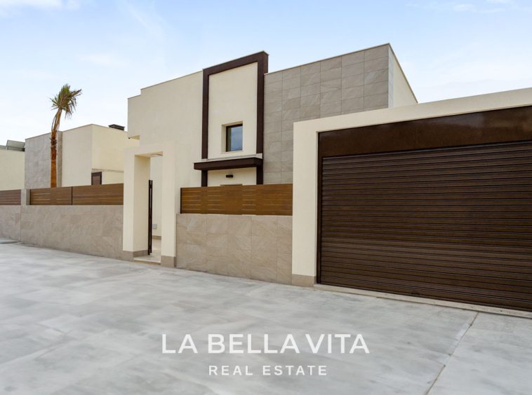 New Build key ready Villa with private pool for sale in Ciudad Quesada, Alicante