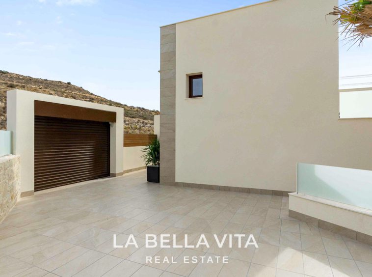 New Build key ready Villa with private pool for sale in Ciudad Quesada, Alicante