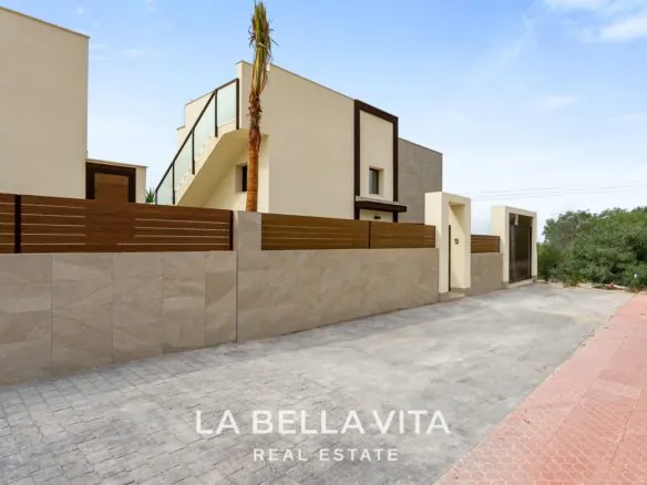 New Build key ready Villa with private pool for sale in Ciudad Quesada, Alicante