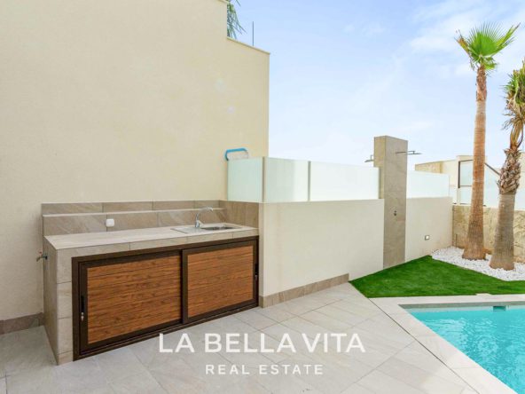 New Build key ready Villa with private pool for sale in Ciudad Quesada, Alicante