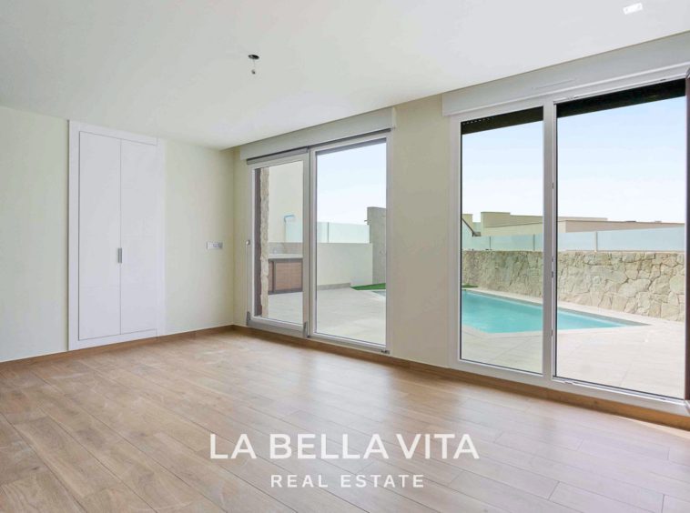 New Build key ready Villa with private pool for sale in Ciudad Quesada, Alicante