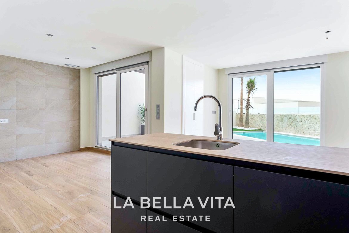 New Build key ready Villa with private pool for sale in Ciudad Quesada, Alicante