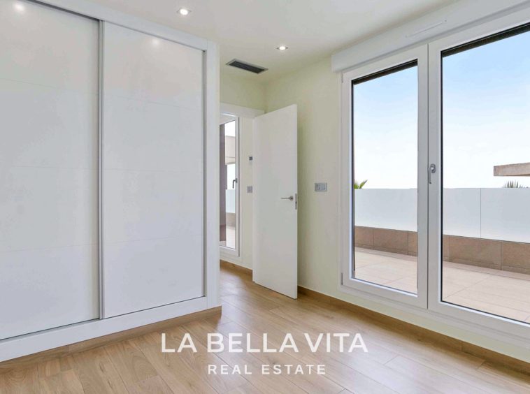 NNew Build key ready Villa with private pool for sale in Ciudad Quesada, Alicante