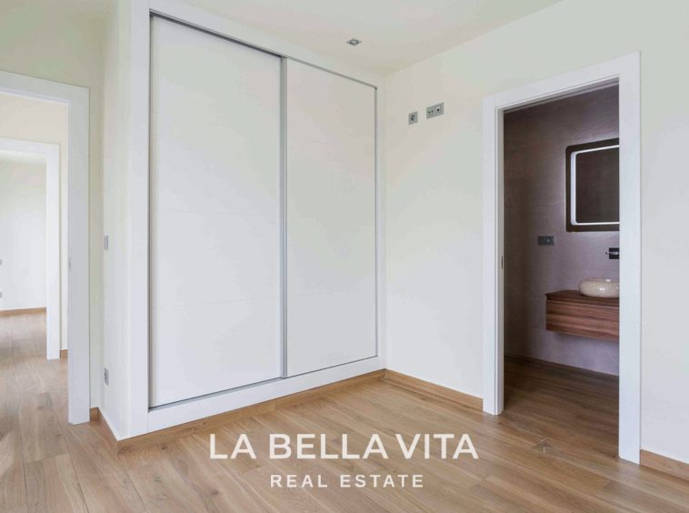 New Build key ready Villa with private pool for sale in Ciudad Quesada, Alicante